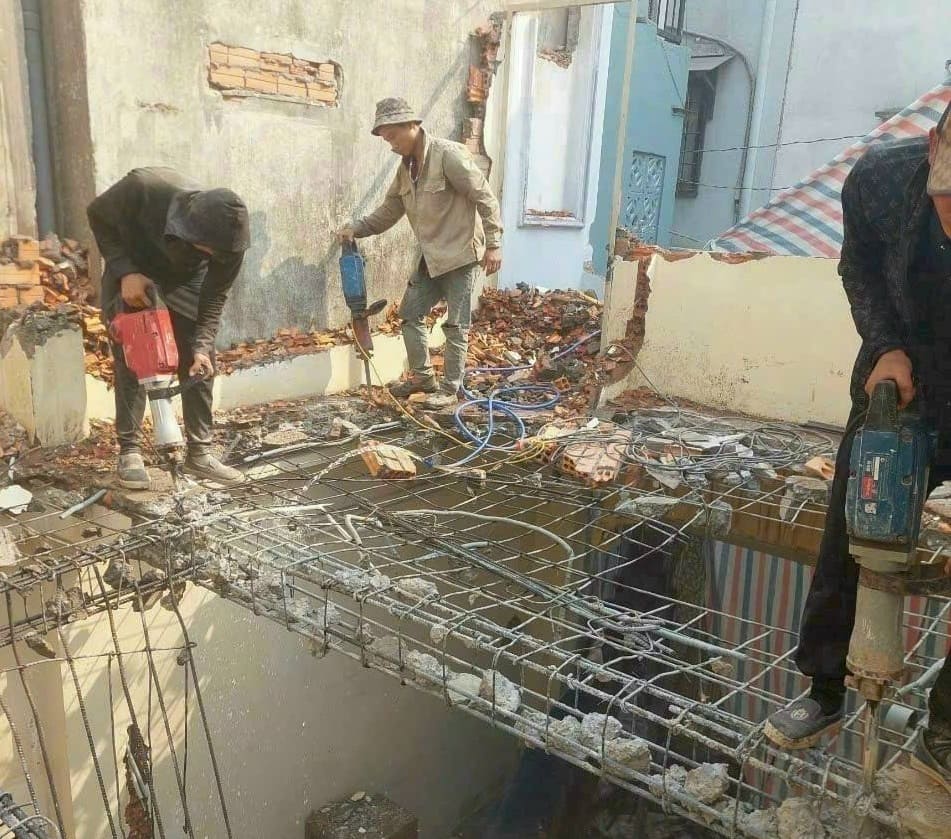 Dịch vụ Bóc, Đập Vữa Tường Cũ và Trát Lại – Giải Pháp Tái Tạo Vẻ Đẹp Công Trình