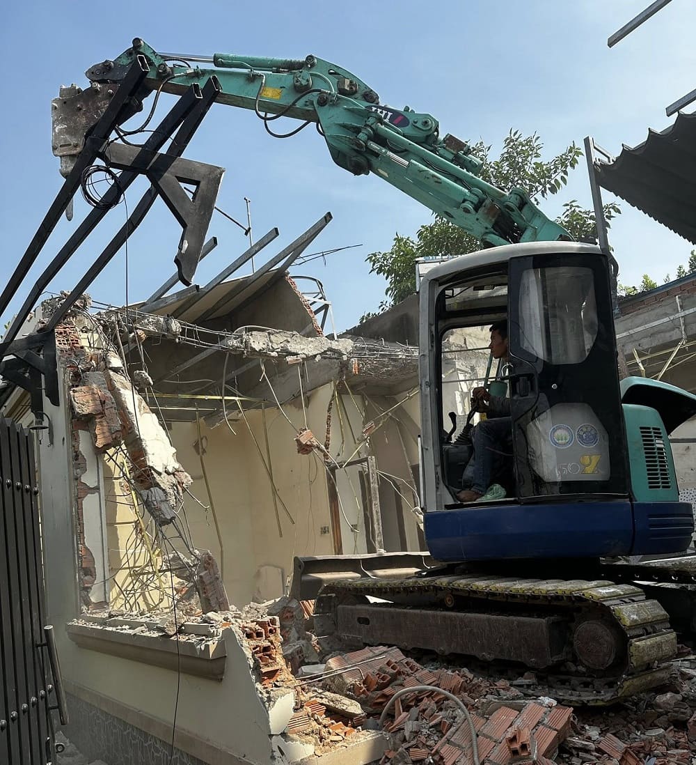 Bang-gia-tham-khao-chi-phi-duc-pha-do-tuong-gach-cu