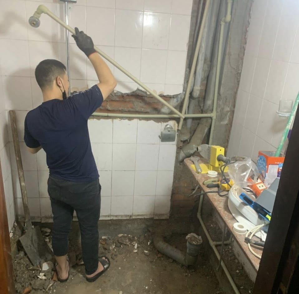 Dich-vu-Boc-Dap-Vua-Tuong-Cu-va-Trat-Lai