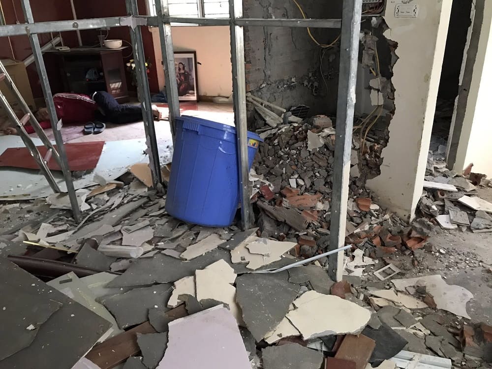 Đơn giá phá dỡ tường gạch cũ – Những điều cần biết để tránh lãng phí